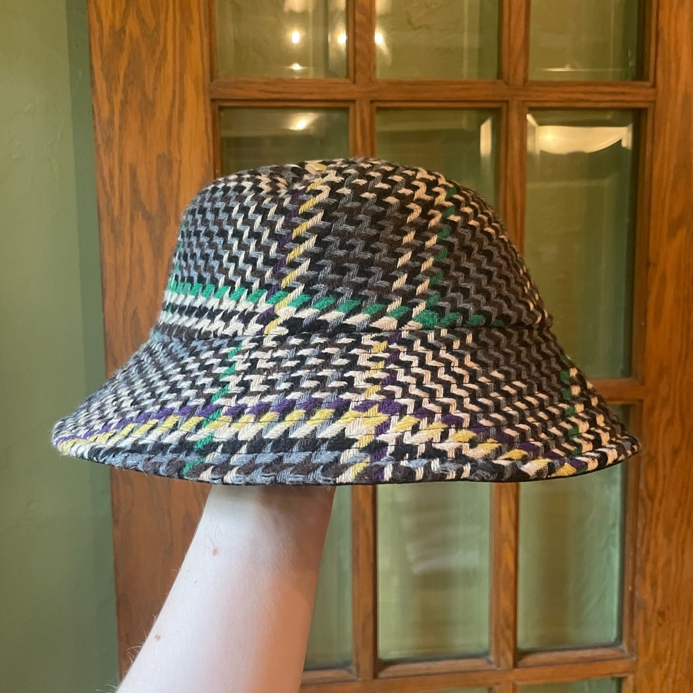 💚 NWT 💚 Do everything in love reversible bucket hat